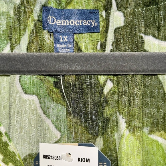 Democracy Green Sleeveless Scoop Neck Sundress with Pockets - Picture 9 of 12